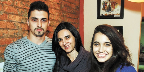 Aluizio Maia, Livia Maia e Alexandra Maia, na Sapataria da Pizza